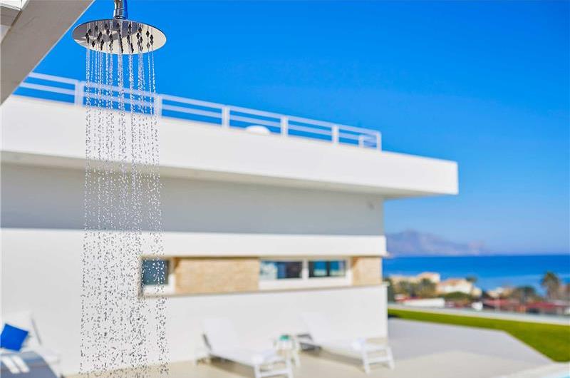 3 bedroom villa with pool & sea views, Alcamo Marina, sleeps 6-7