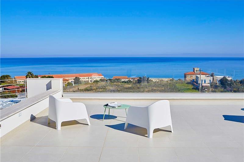 3 bedroom villa with pool & sea views, Alcamo Marina, sleeps 6-7