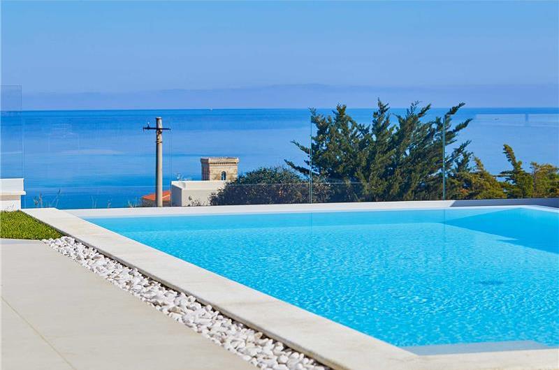 3 bedroom villa with pool & sea views, Alcamo Marina, sleeps 6-7
