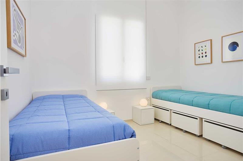 3 bedroom villa with pool & sea views, Alcamo Marina, sleeps 6-7