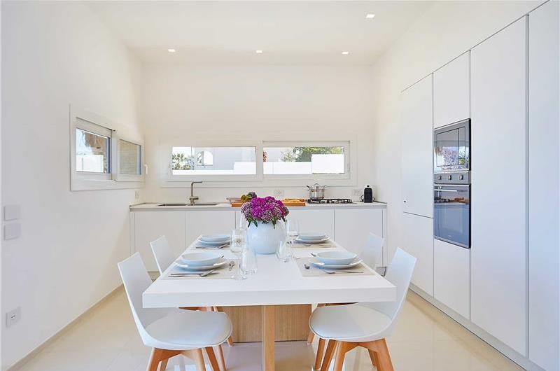 3 bedroom villa with pool & sea views, Alcamo Marina, sleeps 6-7