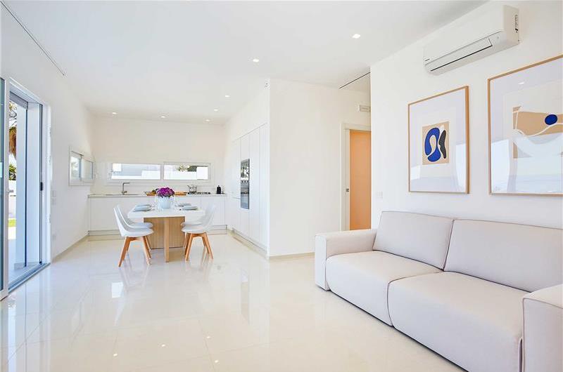 3 bedroom villa with pool & sea views, Alcamo Marina, sleeps 6-7