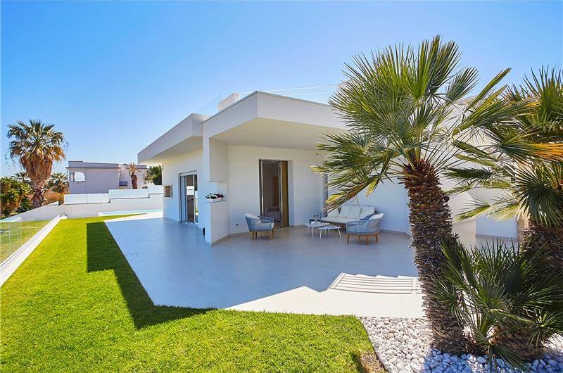 3 bedroom villa with pool & sea views, Alcamo Marina, sleeps 6-7
