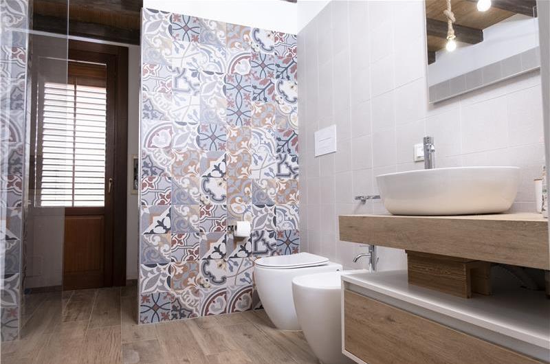 3 bedroom villa with pool & sea views, Cornino, sleeps 6-7