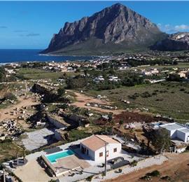 3 bedroom villa with pool & sea views, Cornino, sleeps 6-7