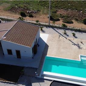 3 bedroom villa with pool & sea views, Cornino, sleeps 6-7
