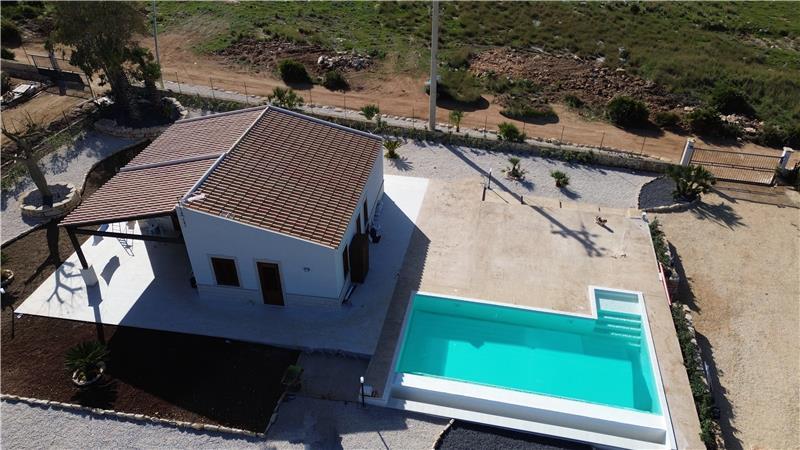 3 bedroom villa with pool & sea views, Cornino, sleeps 6-7