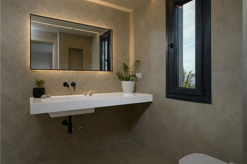 4 bedroom villa with pool & sea views, Acharavi, sleeps 8