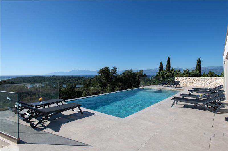 4 bedroom villa with pool & sea views, Acharavi, sleeps 8