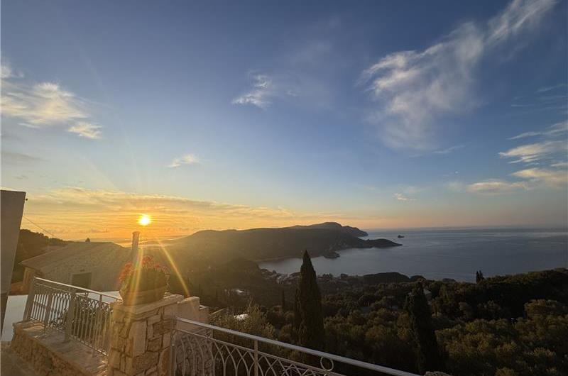 3 bedroom villa with pool & sea views, near Palaiokastrítsa, sleeps 6