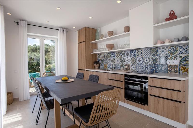 3 bedroom villa with pool & sea views, near Palaiokastrítsa, sleeps 6