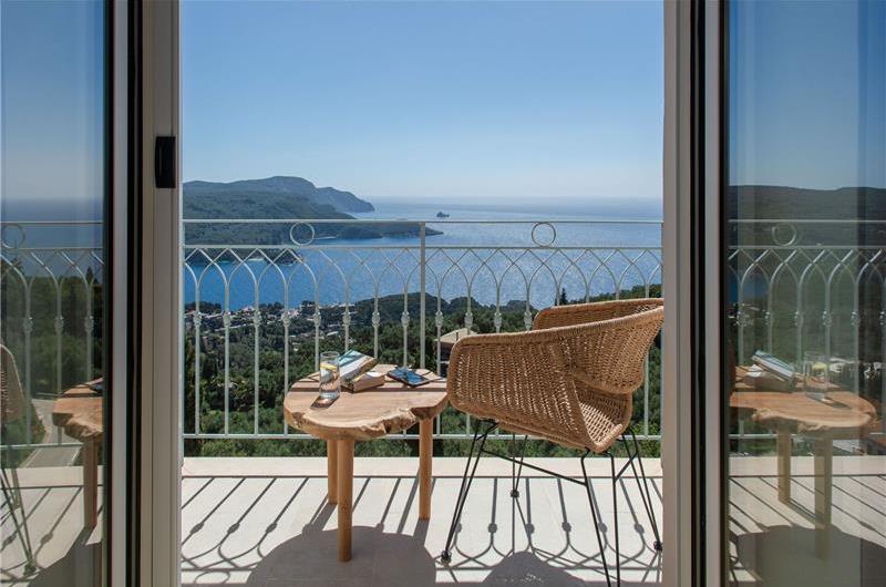 3 bedroom villa with pool & sea views, near Palaiokastrítsa, sleeps 6