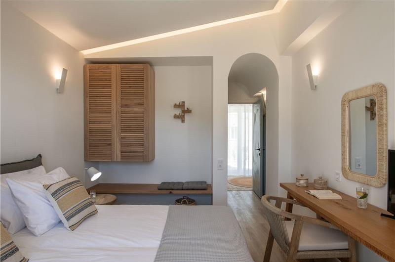 3 bedroom villa with pool & sea views, near Palaiokastrítsa, sleeps 6