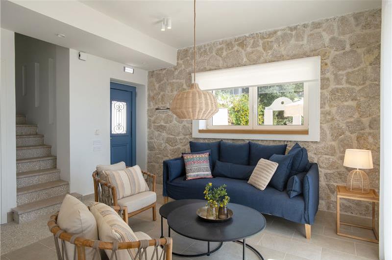 3 bedroom villa with pool & sea views, near Palaiokastrítsa, sleeps 6