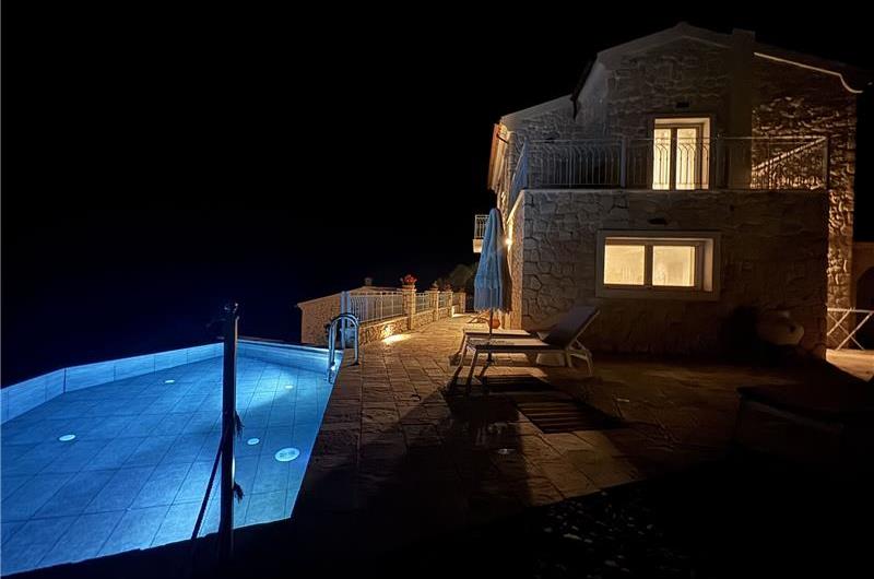 3 bedroom villa with pool & sea views, near Palaiokastrítsa, sleeps 6