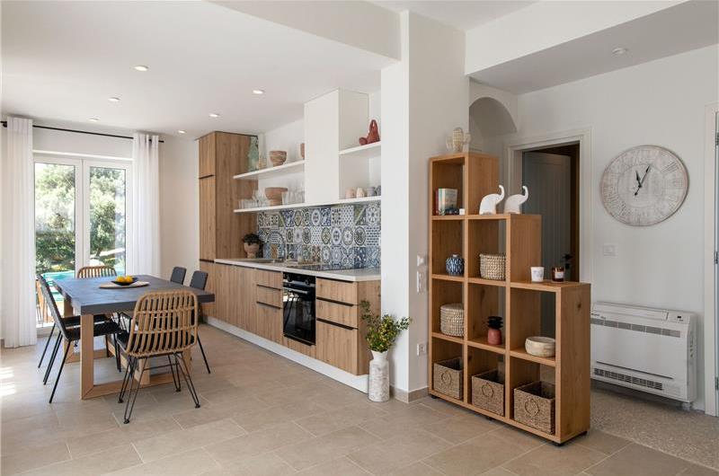 3 bedroom villa with pool & sea views, near Palaiokastrítsa, sleeps 6