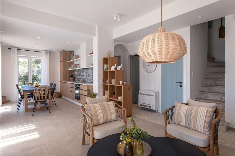 3 bedroom villa with pool & sea views, near Palaiokastrítsa, sleeps 6