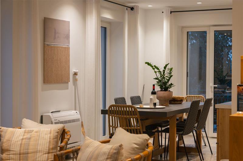 3 bedroom villa with pool & sea views, near Palaiokastrítsa, sleeps 6