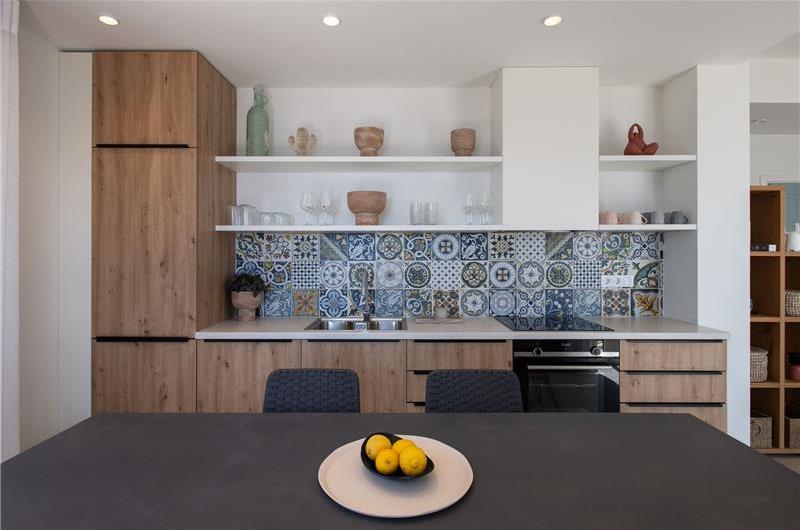 3 bedroom villa with pool & sea views, near Palaiokastrítsa, sleeps 6