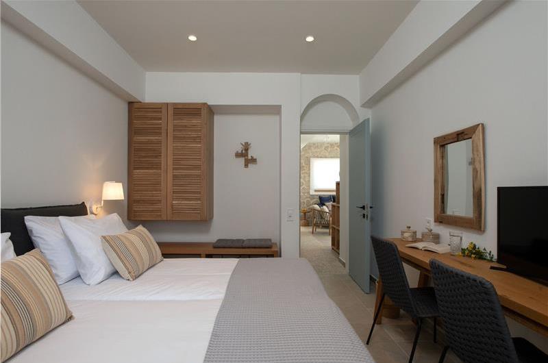 3 bedroom villa with pool & sea views, near Palaiokastrítsa, sleeps 6