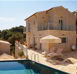 3 bedroom villa with pool & sea views, near Palaiokastrítsa, sleeps 6