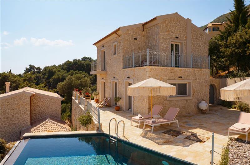 3 bedroom villa with pool & sea views, near Palaiokastrítsa, sleeps 6