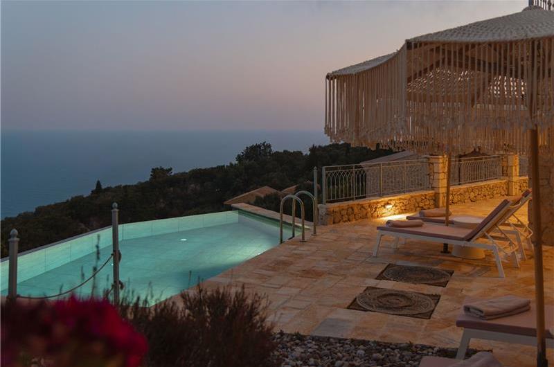 3 bedroom villa with pool & sea views, near Palaiokastrítsa, sleeps 6