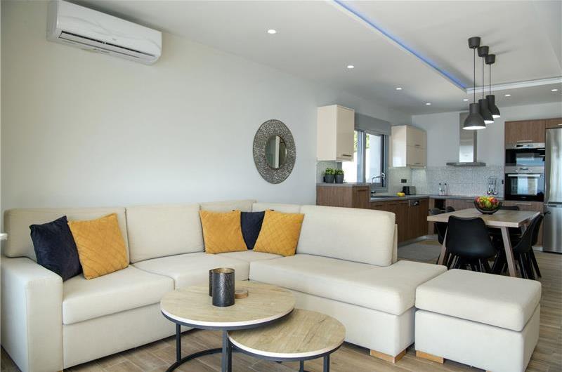 3 bedroom villa with pool & sea views, Agios Mathaios, sleeps 6