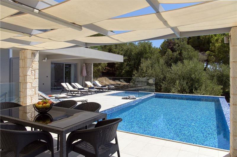 3 bedroom villa with pool & sea views, Agios Mathaios, sleeps 6