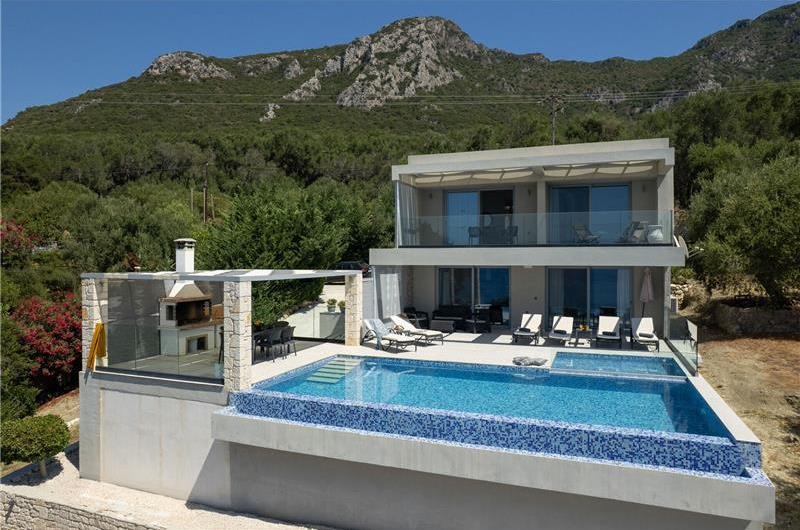 3 bedroom villa with pool & sea views, Agios Mathaios, sleeps 6