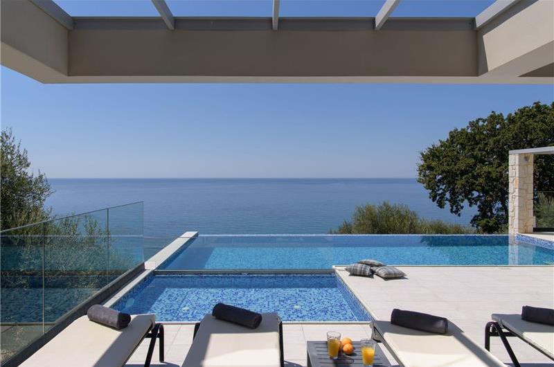 3 bedroom villa with pool & sea views, Agios Mathaios, sleeps 6