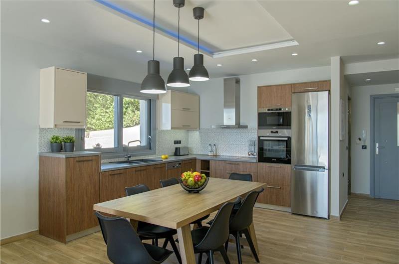 3 bedroom villa with pool & sea views, Agios Mathaios, sleeps 6