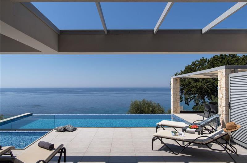 3 bedroom villa with pool & sea views, Agios Mathaios, sleeps 6