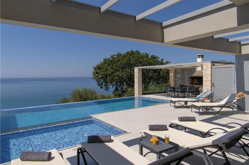 3 bedroom villa with pool & sea views, Agios Mathaios, sleeps 6