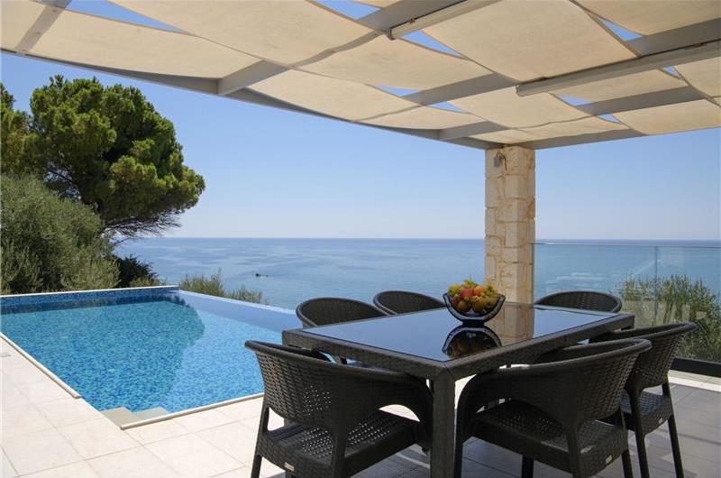 3 bedroom villa with pool & sea views, Agios Mathaios, sleeps 6