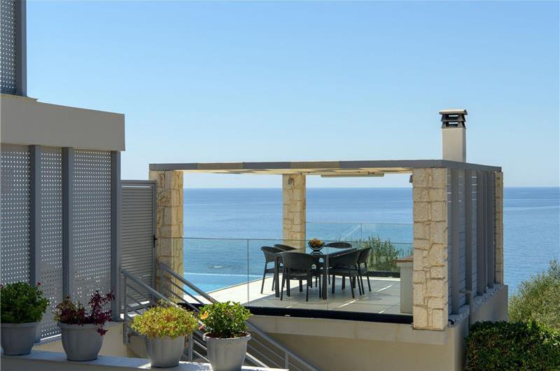 3 bedroom villa with pool & sea views, Agios Mathaios, sleeps 6