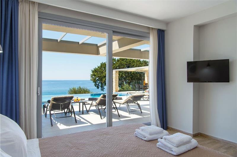 3 bedroom villa with pool & sea views, Agios Mathaios, sleeps 6