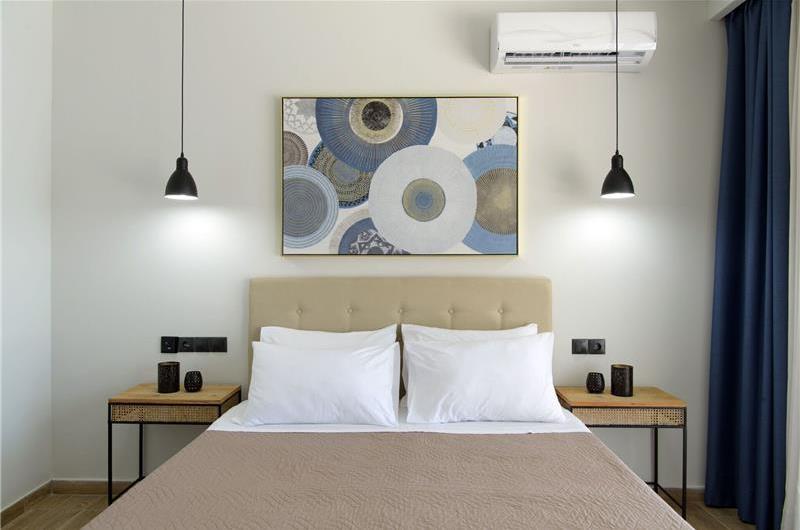 3 bedroom villa with pool & sea views, Agios Mathaios, sleeps 6