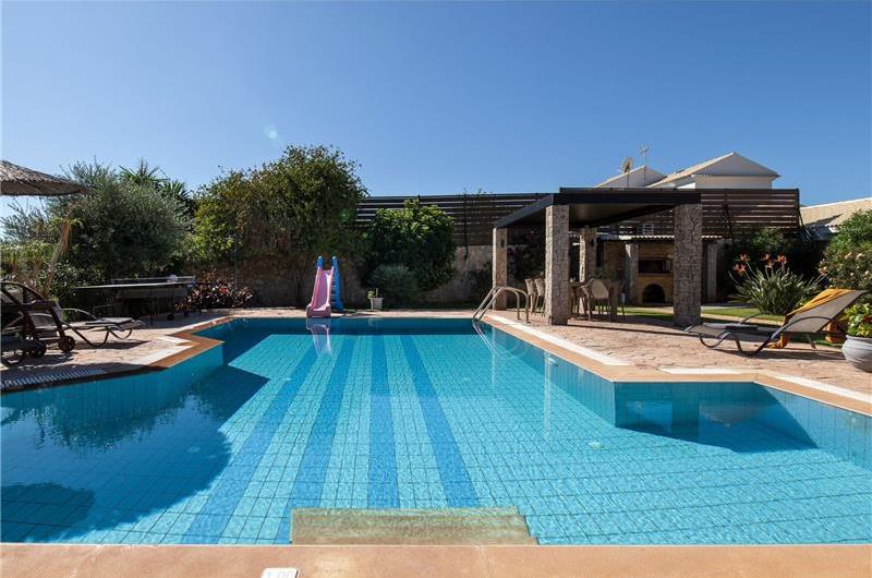 4 bedroom villa with pool, Chalikounas, sleeps 8