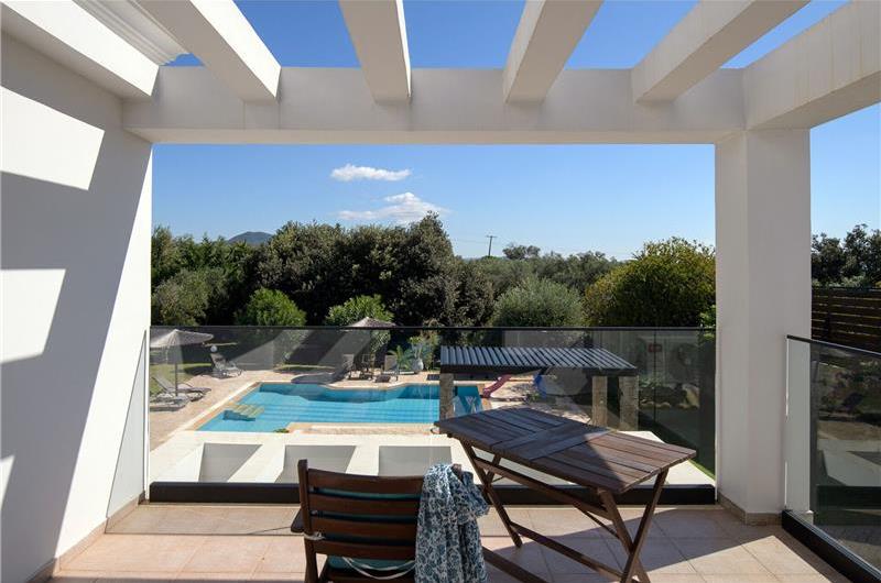 4 bedroom villa with pool, Chalikounas, sleeps 8