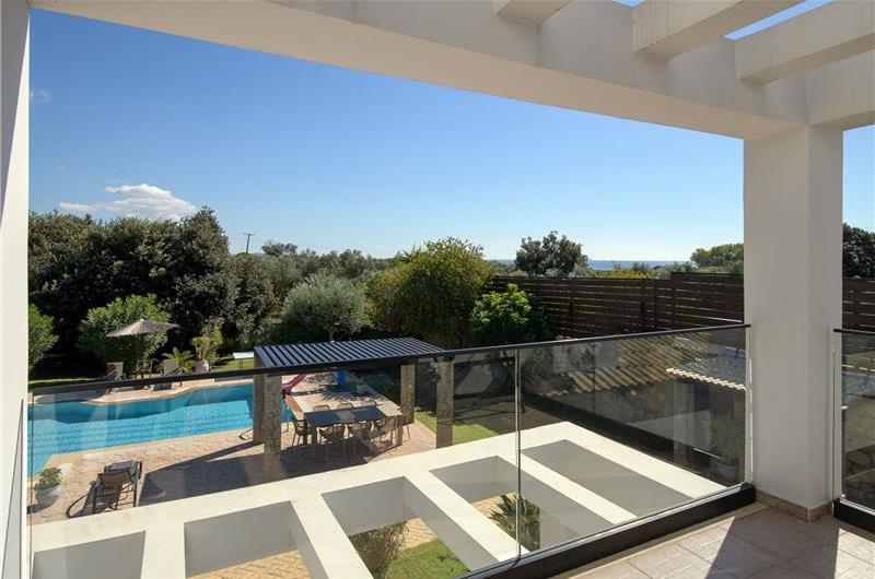 4 bedroom villa with pool, Chalikounas, sleeps 8