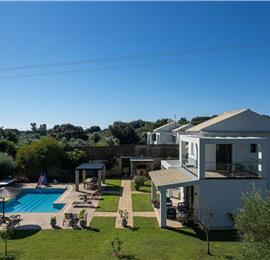 4 bedroom villa with pool, Chalikounas, sleeps 8