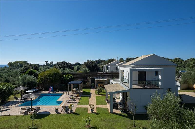 4 bedroom villa with pool, Chalikounas, sleeps 8