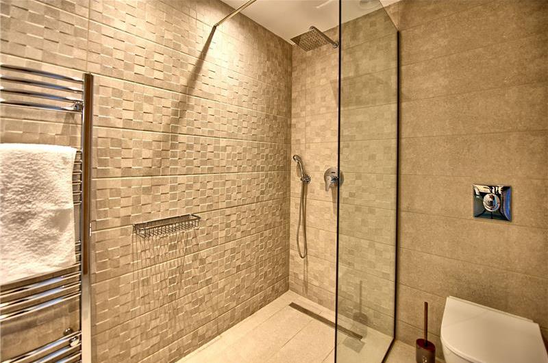 3 bedroom villa with pool & sea views, Makrades, sleeps 6