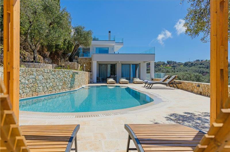 3 bedroom villa with pool & sea views, Makrades, sleeps 6