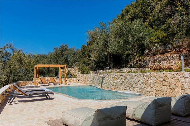 3 bedroom villa with pool & sea views, Makrades, sleeps 6