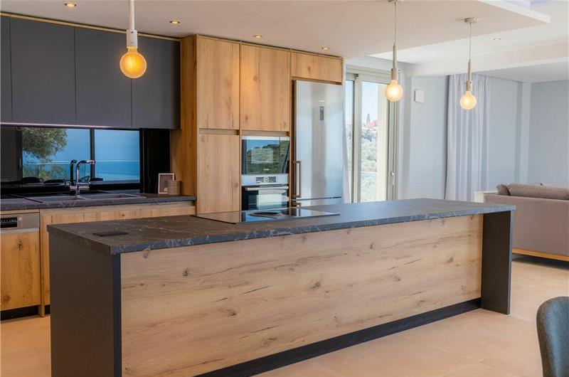 3 bedroom villa with pool & sea views, Makrades, sleeps 6