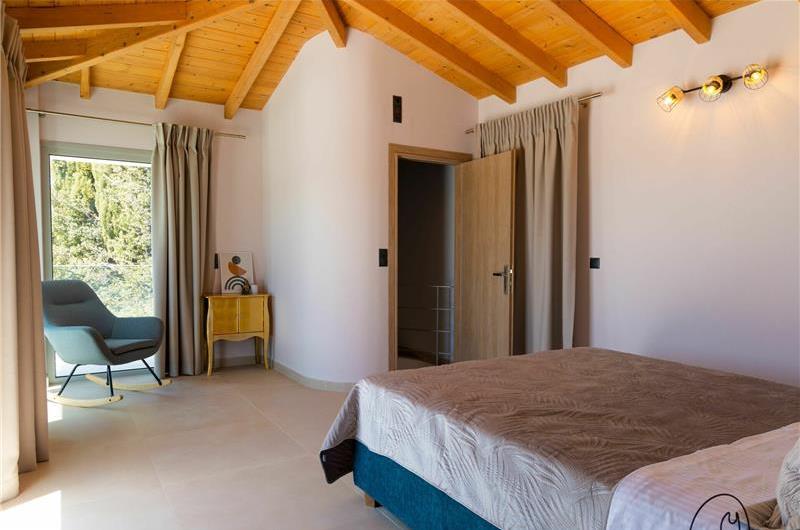 3 bedroom villa with pool & sea views, Makrades, sleeps 6