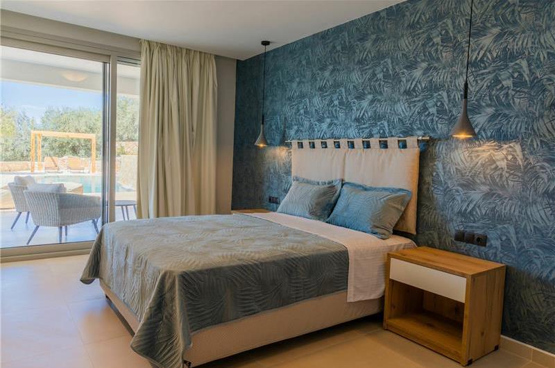 3 bedroom villa with pool & sea views, Makrades, sleeps 6