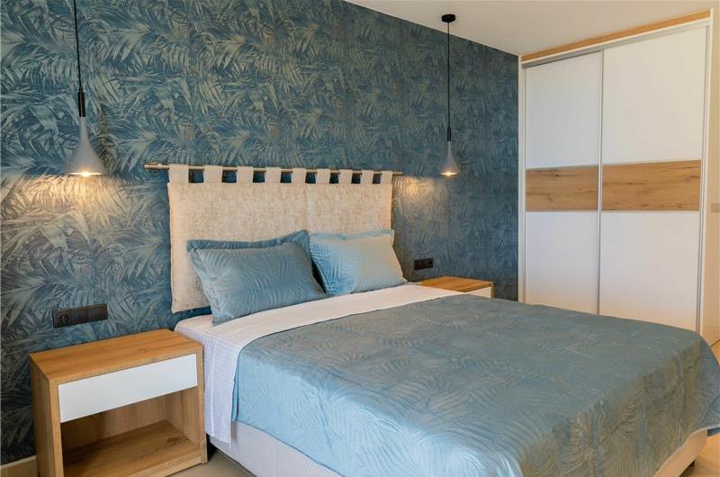 3 bedroom villa with pool & sea views, Makrades, sleeps 6